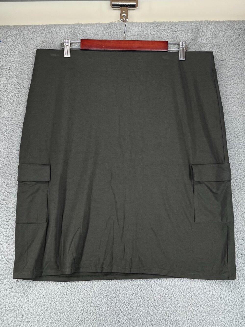 NWT J. Jill Wearever Collection Cargo Skirt with Pockets Dark Olive Green